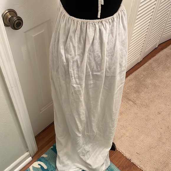 Venus white eyelet crocheted halter dress - Picture 3 of 6